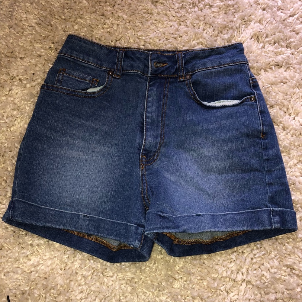 Bulkhead mom shorts